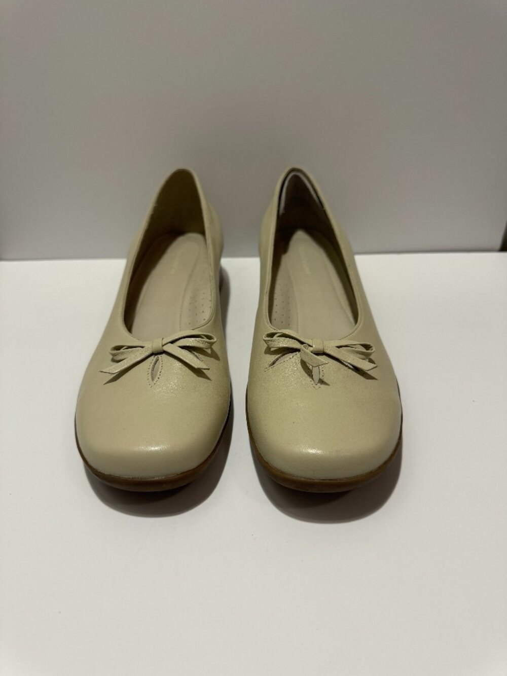 Naturalizer Sterling Summer Beige Leather Uppers